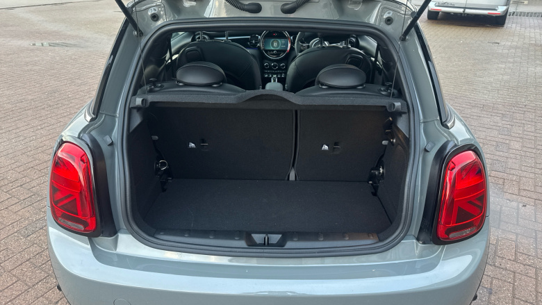 MINI Hatchback 135kW Cooper S Level 3 33kWh 3dr Auto Electric Hatchback